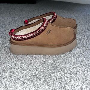UGG Tasman platform slippers size 6/ EU 37